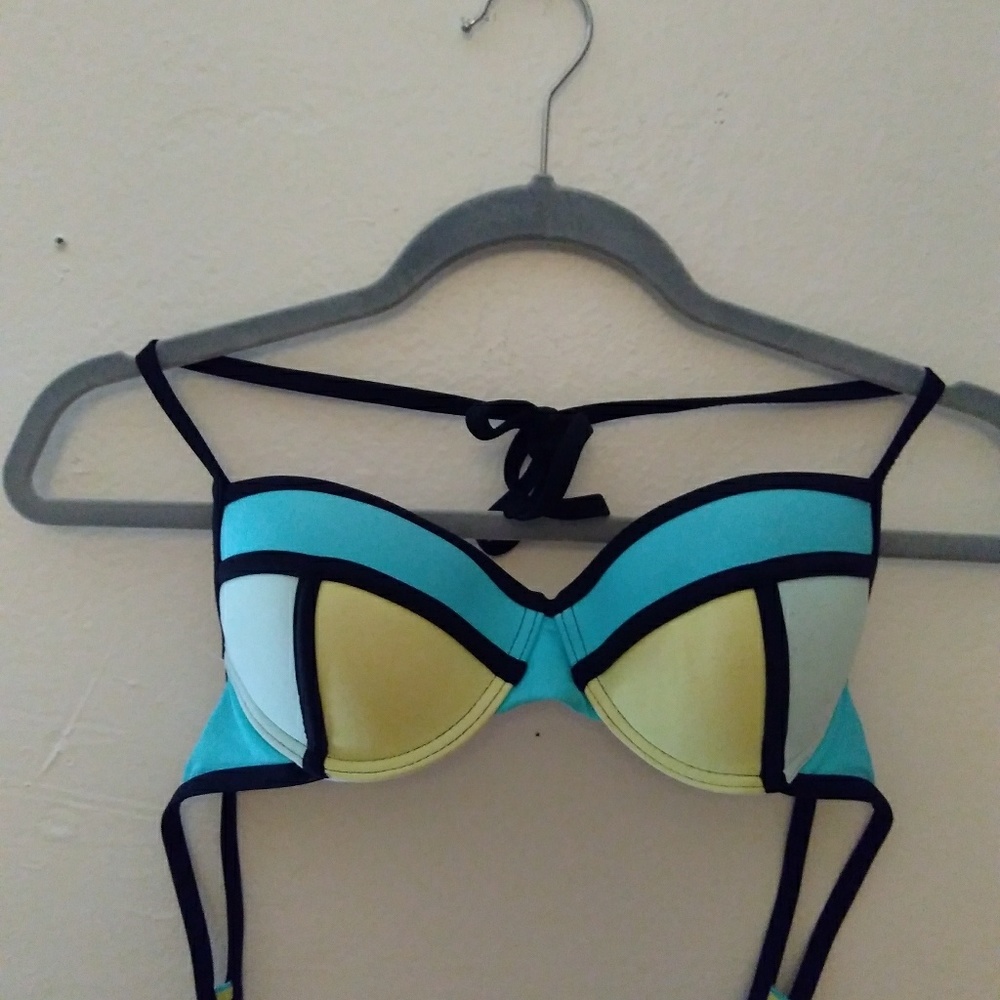 Bikini top